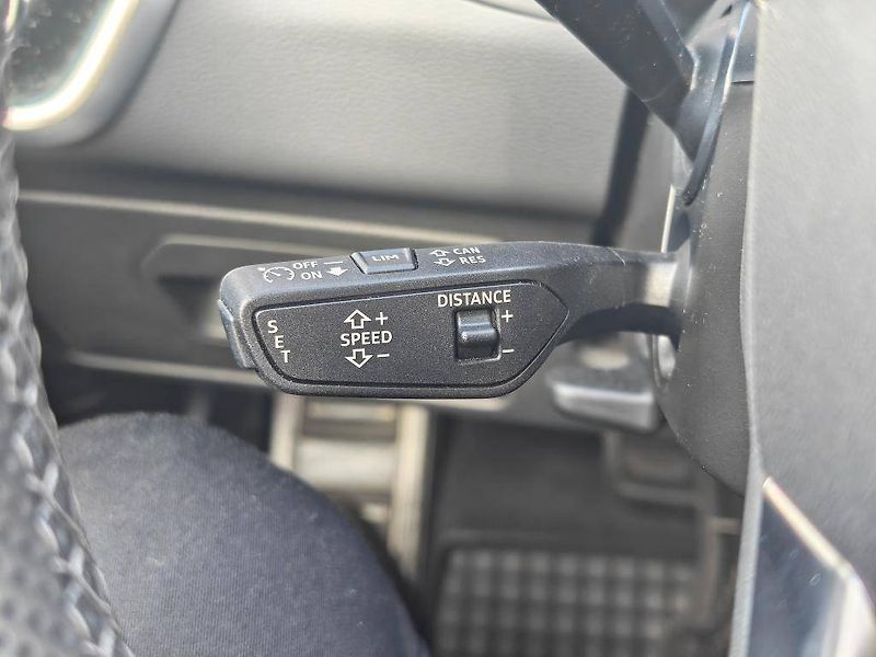 Audi A6 40 Sline ST7 2,0TDI - fotka 14 z 27