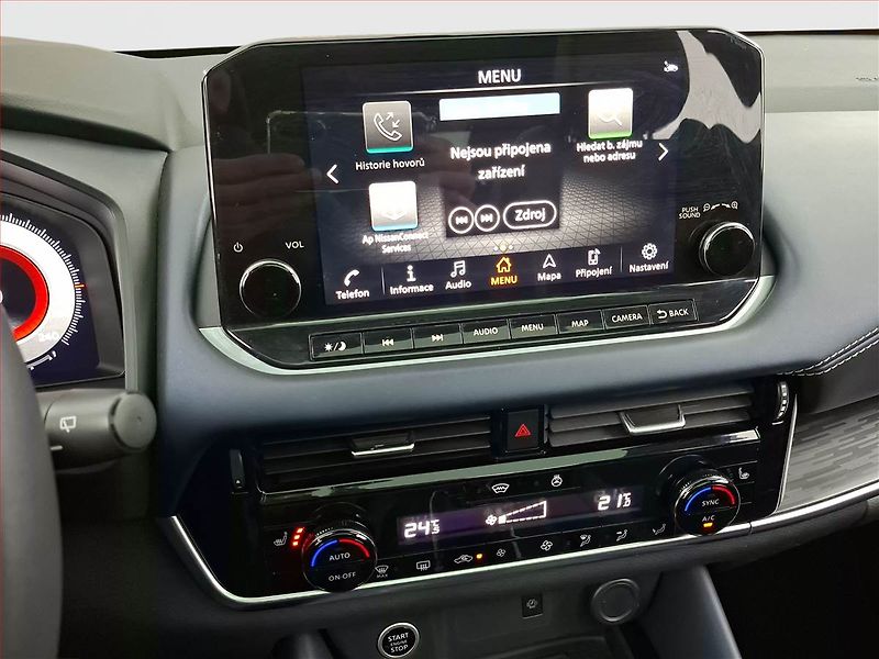 Nissan Qashqai (2022) 1.3 DIG-T - fotka 12 z 23