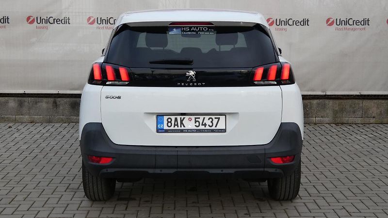 Peugeot 5008 1.2 PureTech Active 7 míst - fotka 4 z 24