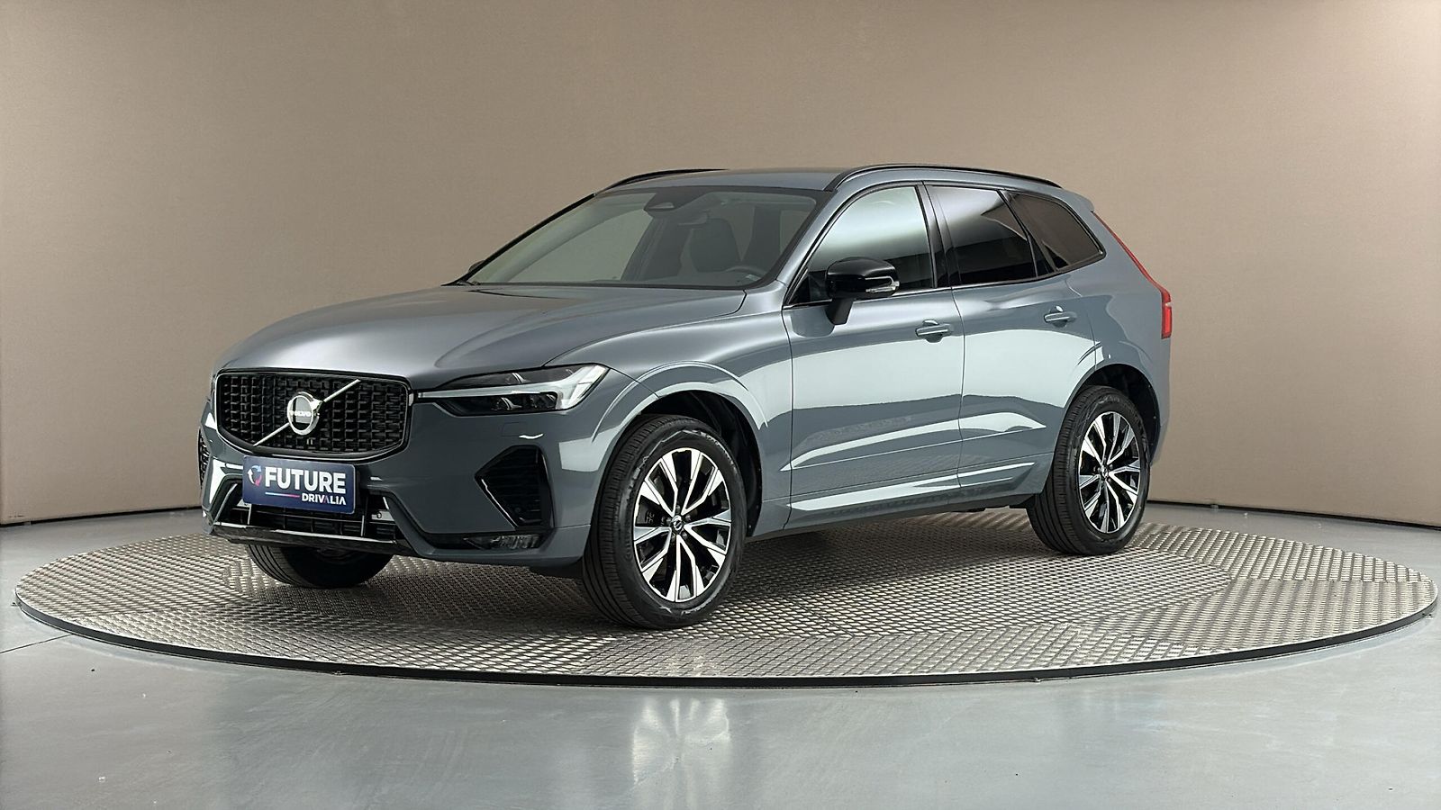 Volvo XC60 2.0 B4 AUT AWD Plus Dark