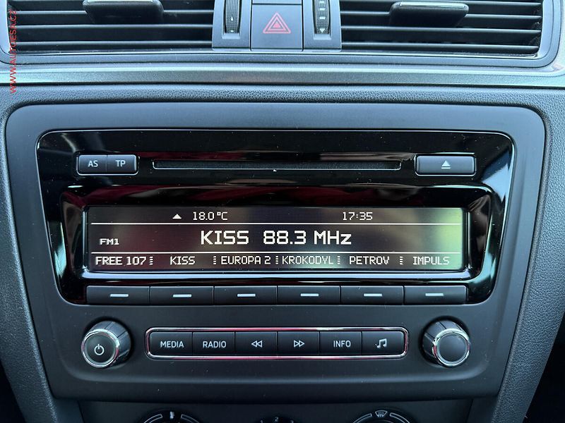 Škoda Rapid (2014) 1.2TSi, 2.maj,ČR, Fresh - fotka 13 z 16