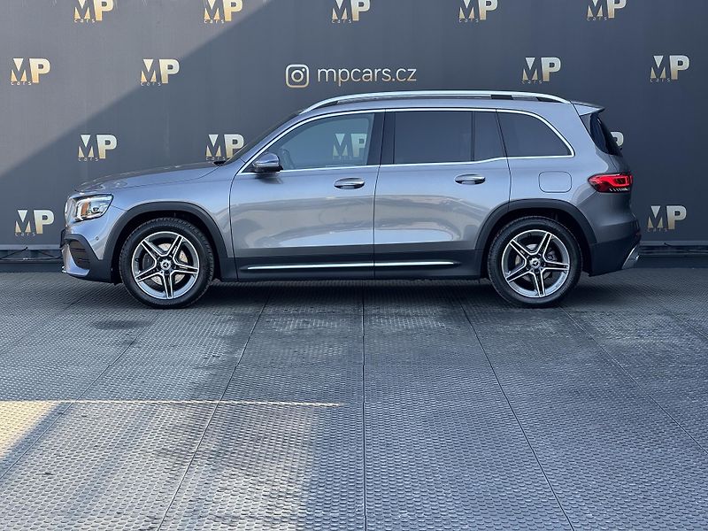 Mercedes-Benz GLB (2019) 200d 4Matic, AMG Line Head-up  - fotka 5 z 51
