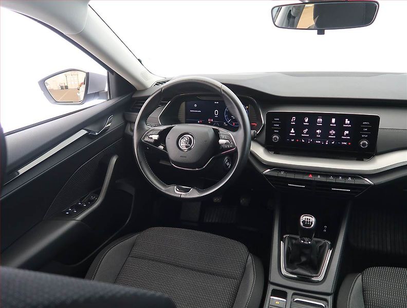 Škoda Octavia (2023) Ambition 2.0 TDI, ČR,1.maj - fotka 7 z 24
