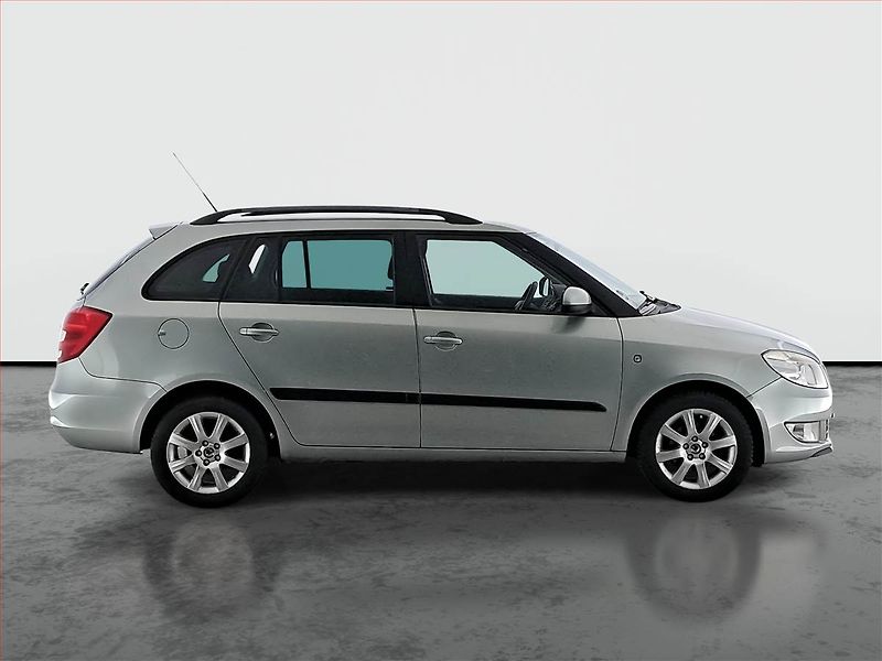 Škoda Fabia (2011) Elegance 1.2 TSI, Serv.kniha - fotka 6 z 16