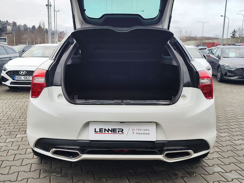 Citroën DS5 2.0 HDI/120kW hybrid4 Panorama - fotka 9 z 32