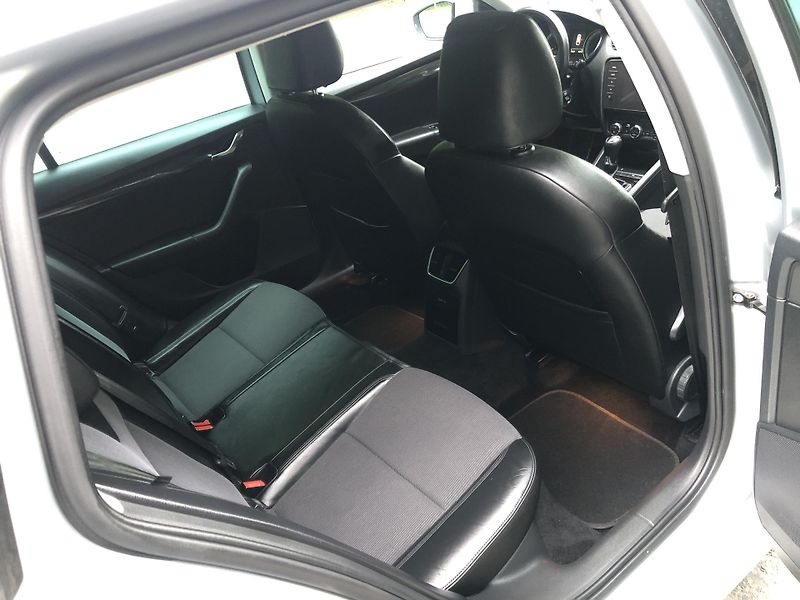 Škoda Octavia (2020) COMBI 1.5 TSI DSG STYLE 2020 - fotka 10 z 17
