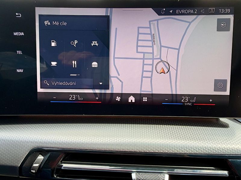 BMW X2 (2025) xDrive20dM ACC HUD Ad.LED PANO - fotka 32 z 48