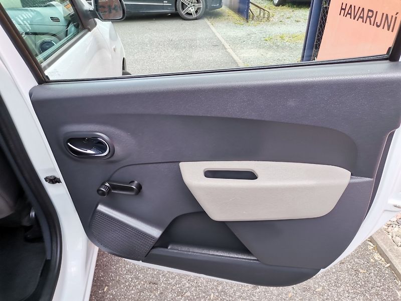 Dacia Lodgy (2016) 1.6i 75kw Tempomat Klima - fotka 16 z 26