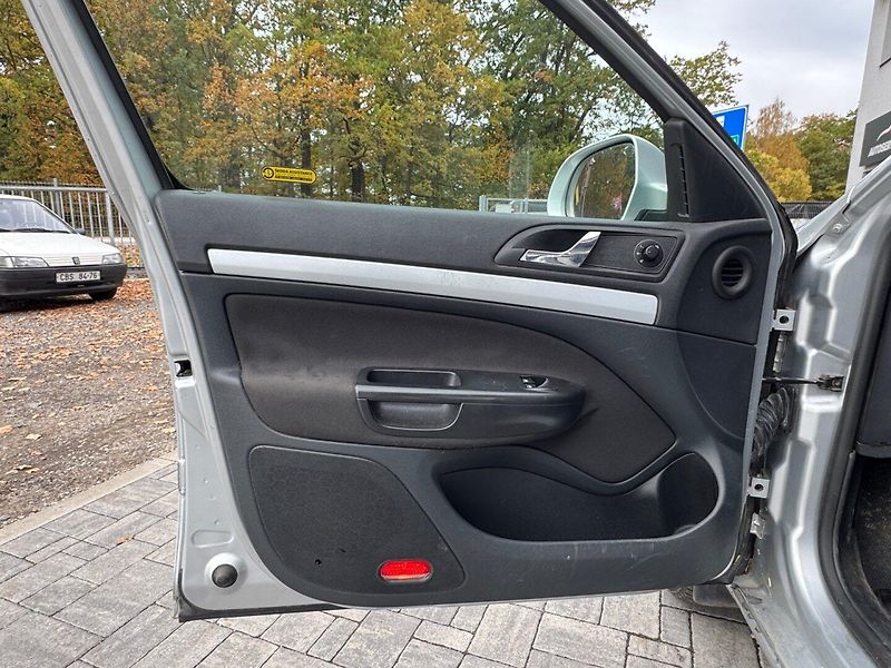 Škoda Octavia (2010) 1.6 TDi, odpočet DPH - fotka 8 z 32