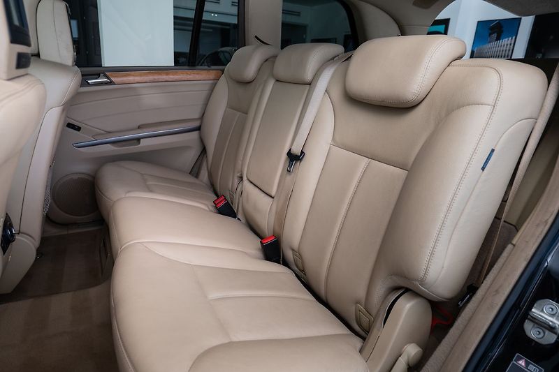 Mercedes-Benz GL CDI 4Matic HarmanKardon/Vyhřív - fotka 10 z 23