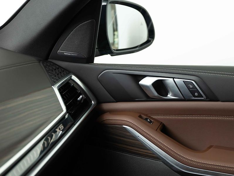 BMW X5 xDrive30d - fotka 16 z 23