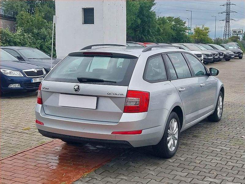 Škoda Octavia (2016) Ambition 1.6 TDI, Tempomat - fotka 5 z 12