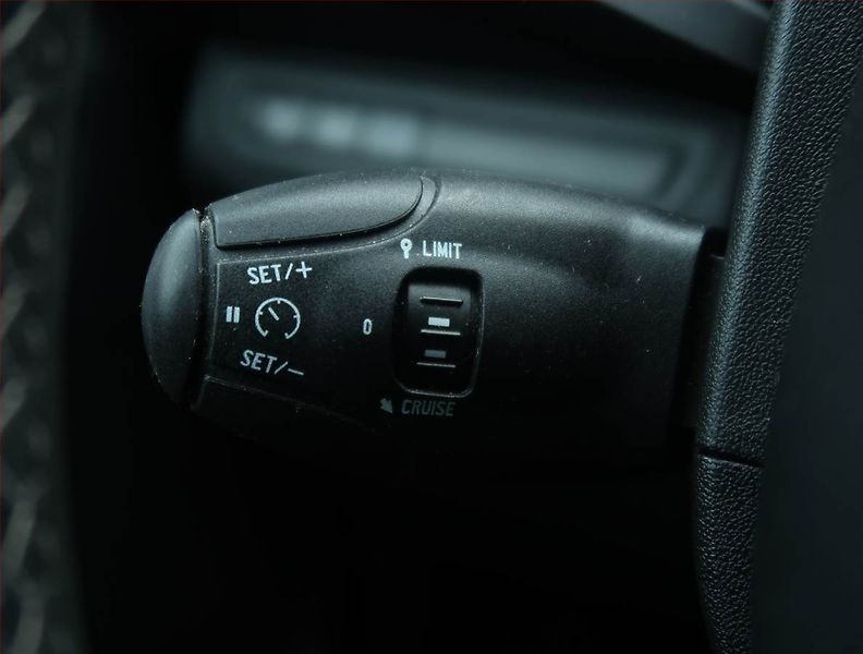 Peugeot 2008 (2016) 1.6 BlueHDi, Serv.kniha - fotka 16 z 20