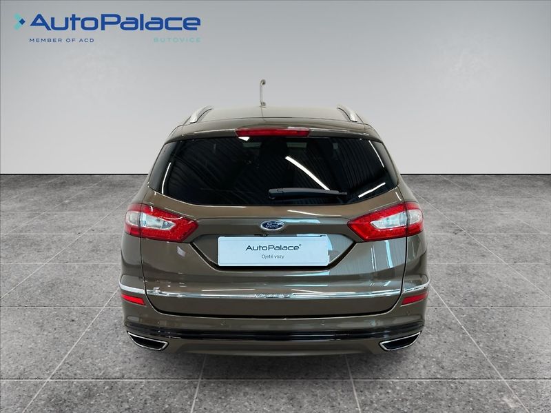 Ford Mondeo 2,0 TDCi Vignale 4x4 AT 132kW - fotka 5 z 22