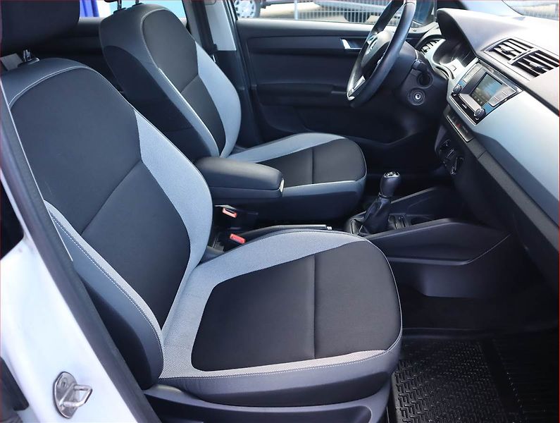 Škoda Fabia (2016) 1.2 TSI, Serv.kniha - fotka 9 z 16
