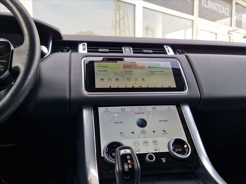 Land Rover Range Rover 3,0 TDV6 HSE PO VELK. SERVISU - fotka 28 z 48