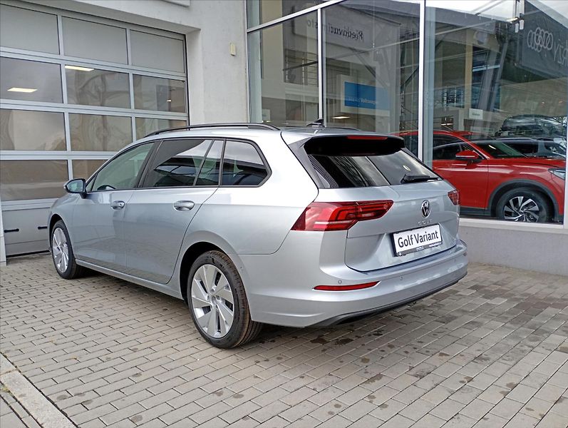 Volkswagen Golf Variant (2026) 1,5 eTSI 7DSG mHEV  People - fotka 7 z 19