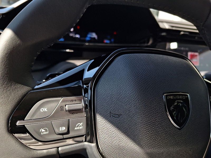 Peugeot 308 (2026) SW ALLURE Hybrid 145 e-DCS6 - fotka 13 z 19