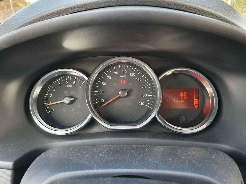 Výhodně koupíte třeba Dacii Duster, která na podzim plošně zlevnila o 15 tisíc korun.