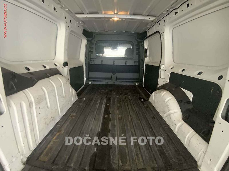 Volkswagen Caddy (2021) 2.0TDi MAXi, Navi, park.čidla - fotka 11 z 11