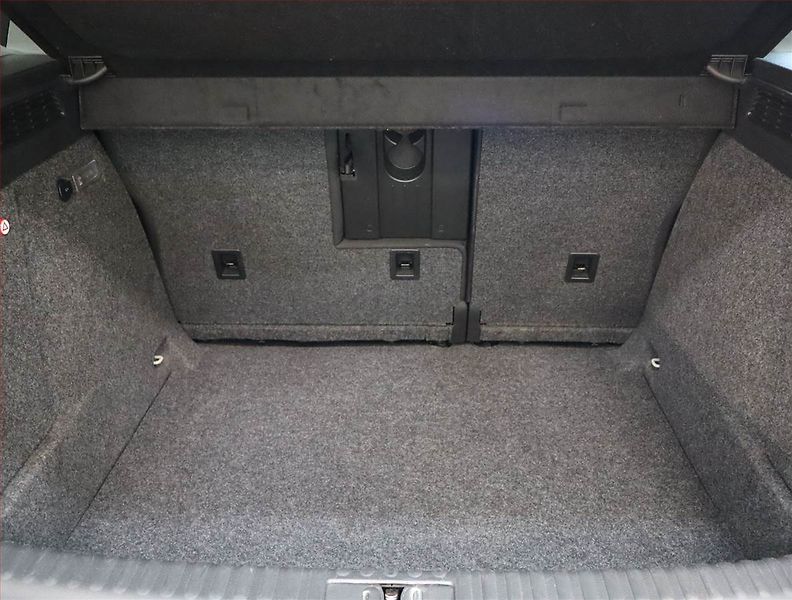 Volkswagen Tiguan (2014) 2.0 TDI, Bi-Xenony, Tempomat - fotka 14 z 19