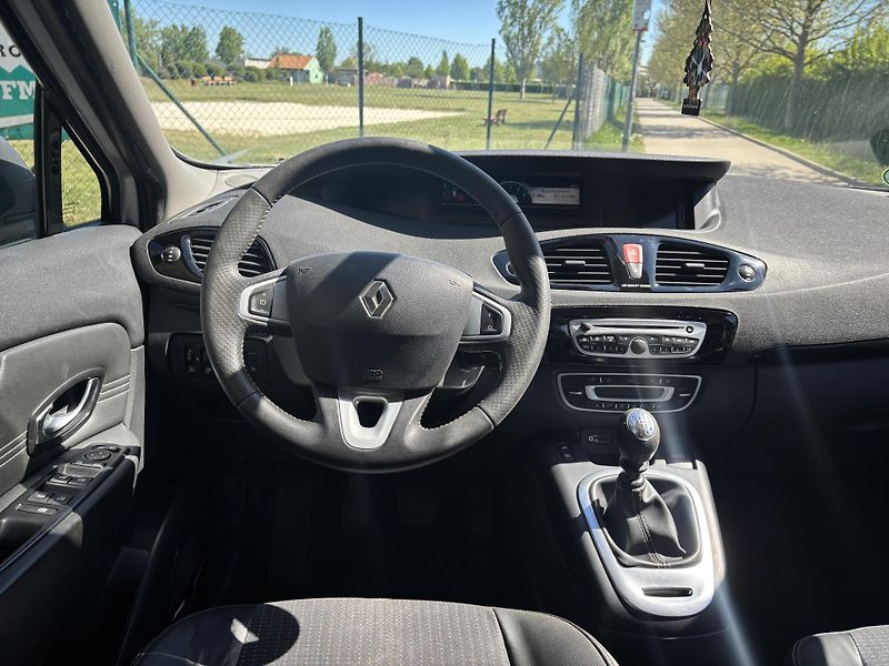 Renault Scénic 1.6 dCi BOSE Edition - fotka 20 z 27