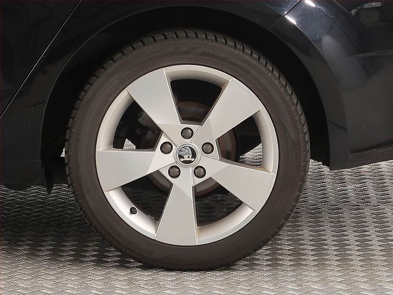 Škoda Octavia (2019) 1.6 TDI, Serv.kniha, Navi - fotka 14 z 17