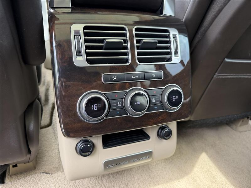 Land Rover Range Rover 5,0 V8 S/C Autobiography DPH - fotka 40 z 44