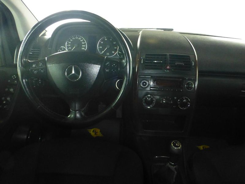 Mercedes-Benz Třídy A (2005) 2,0+LPG-2034*KLIMA*+KOLA*TAŽNÉ - fotka 15 z 25