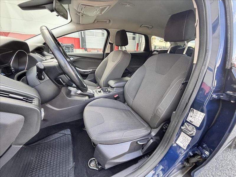 Ford Focus 2,0 TDCi 103kW AUT Titanium - fotka 16 z 27