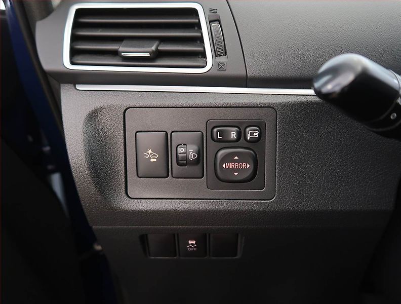 Toyota Verso (2017) 1.6 D-4D, Xenony, Tempomat - fotka 20 z 22