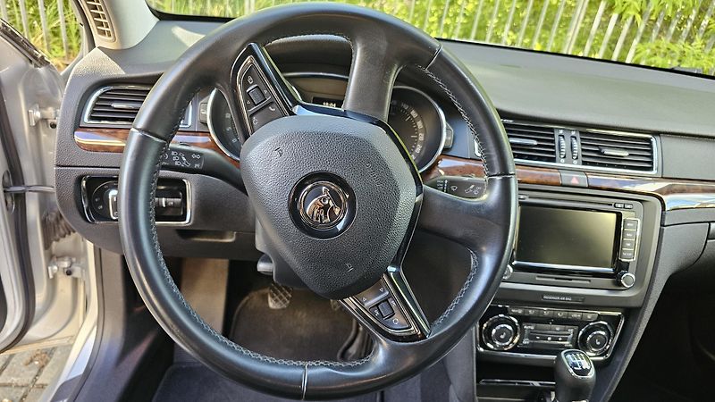 Škoda Superb (2015) Škoda Superb II Facelift 2.0 - fotka 12 z 21