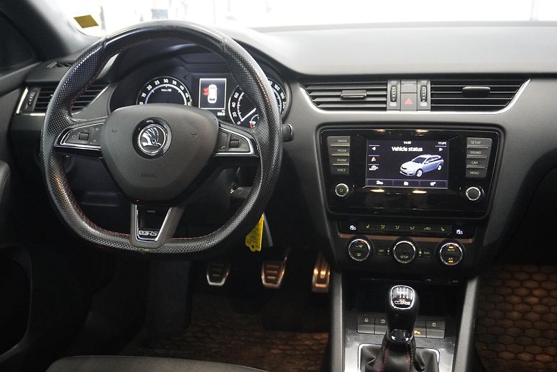 Škoda Octavia RS 2.0 TDi 135 kW MANUÁL - fotka 17 z 26