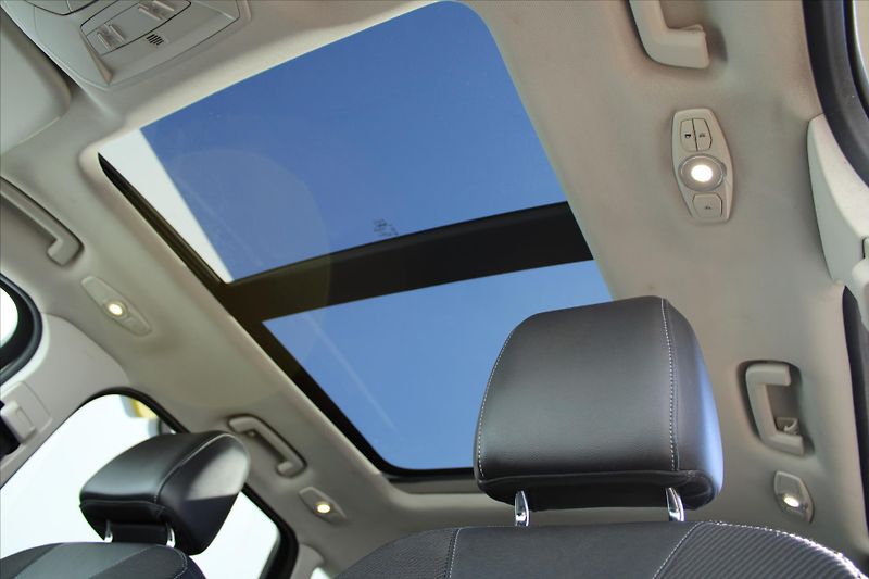 Ford Kuga 2.0TDCi TITANIUM 4X4 PANORAMA - fotka 23 z 24