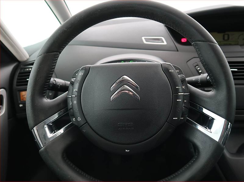 Citroën C4 Picasso (2013) 1.6 HDi, Serv.kniha, nová STK - fotka 19 z 19