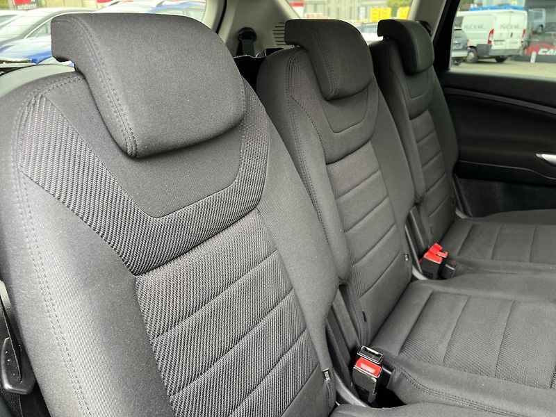 Ford S-MAX 2.0TDCi 7MÍST TAŽNÉ KLIMA ALU - fotka 32 z 46