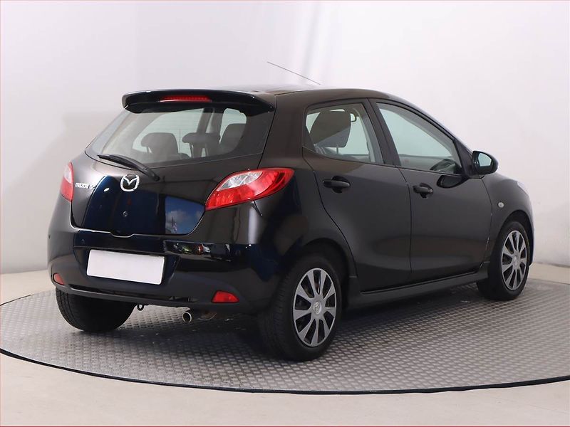 Mazda 2 (2008) 1.5 i, Tempomat, Park. senzory - fotka 5 z 15
