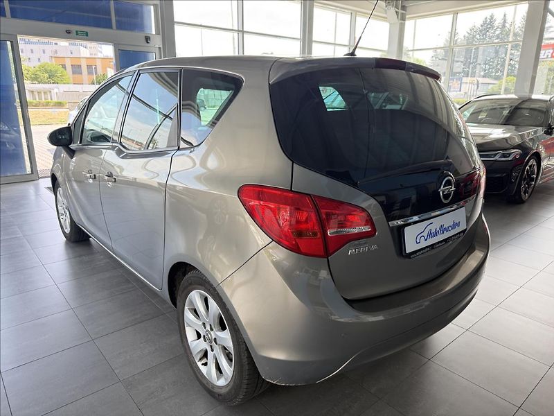 Opel Meriva 1,4   74kW,2.MAJITEL - fotka 4 z 28