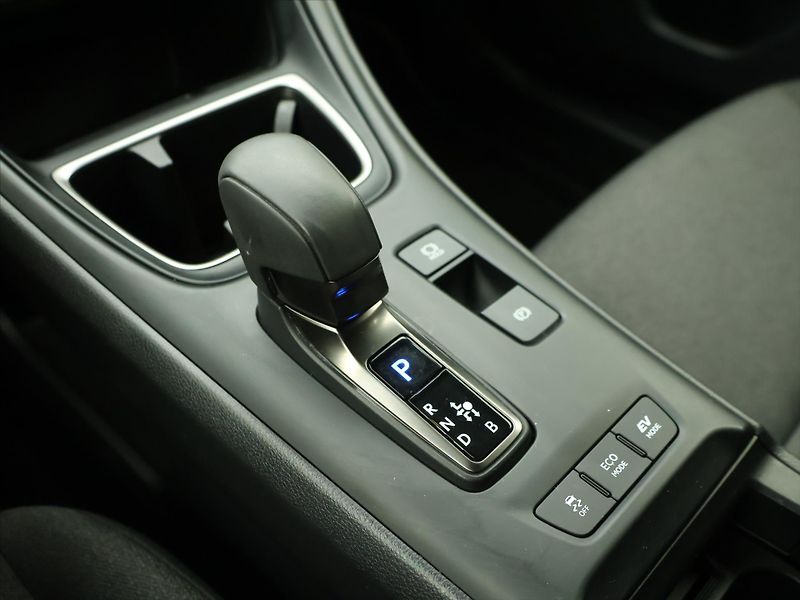 Lexus LBX 1,5 HEV FWD 100kW CZ 1.Maj - fotka 19 z 28