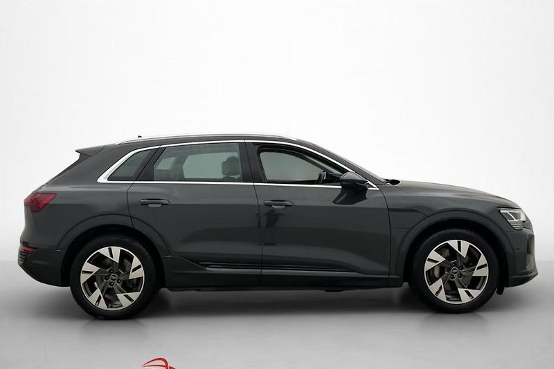 Audi Q8 e-tron 55 Q Kamera Tažné LED Vzduch  - fotka 8 z 28