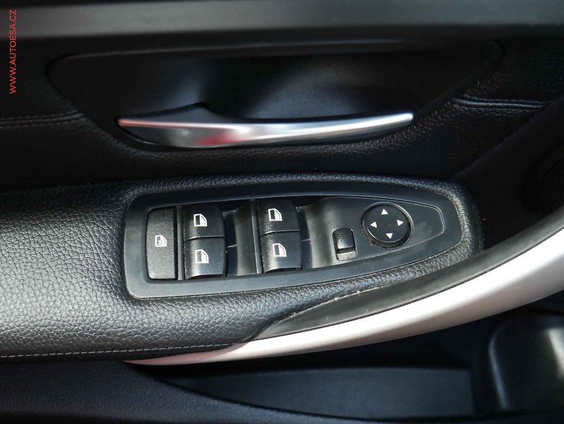 BMW Řada 3 (2015) 2.0D xDrive, ČR, AT, bixen - fotka 10 z 19