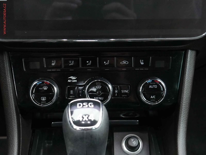 Škoda Superb (2019) 2.0 TDi 4x4, ČR, DSG, kůže - fotka 15 z 20