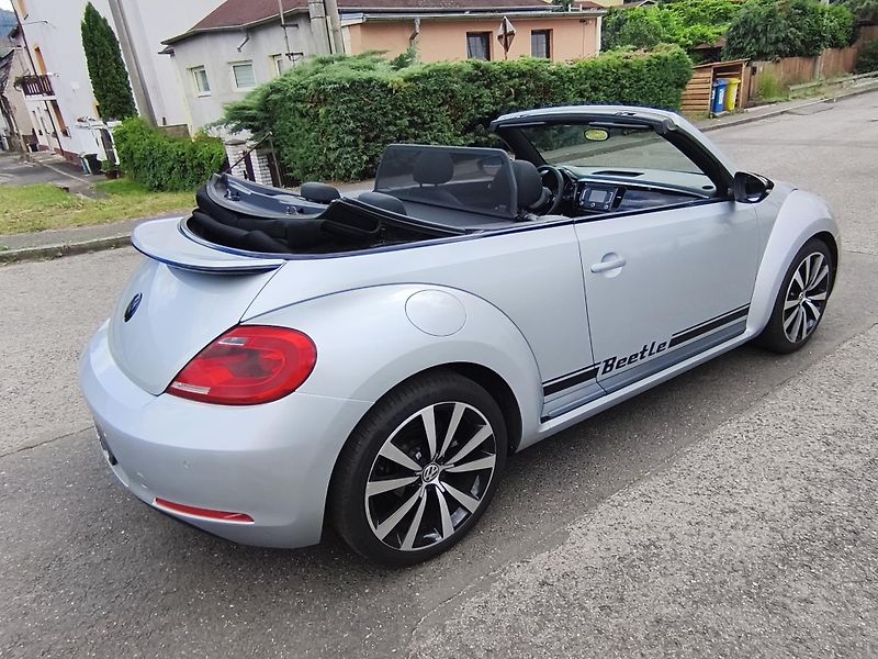 Volkswagen Beetle (2013) 1,2 TSI Cabrio Sport - fotka 26 z 35