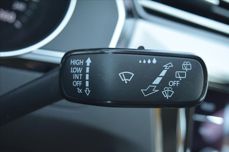 Volkswagen Passat 2,0 TDI 110KW LED MATRIX DSG - fotka 37 z 49