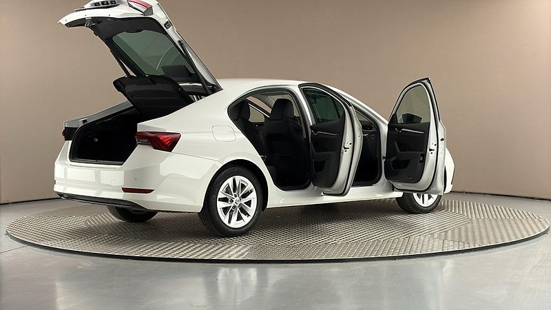 Škoda Octavia 2.0 TDI Style - fotka 6 z 27