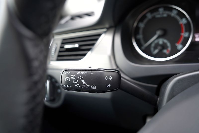 Škoda Rapid 1.0 TSI  Style, manuál, ČR - fotka 38 z 39
