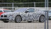 Maskovaný prototyp chystaného BMW řady 8.