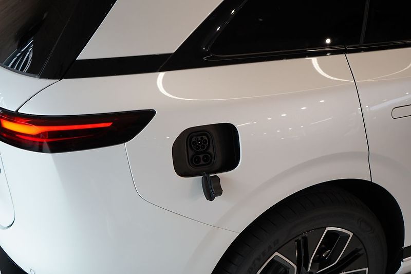 Xpeng G9 (2026) RWD Long Range - 351 HP !!! - fotka 9 z 66