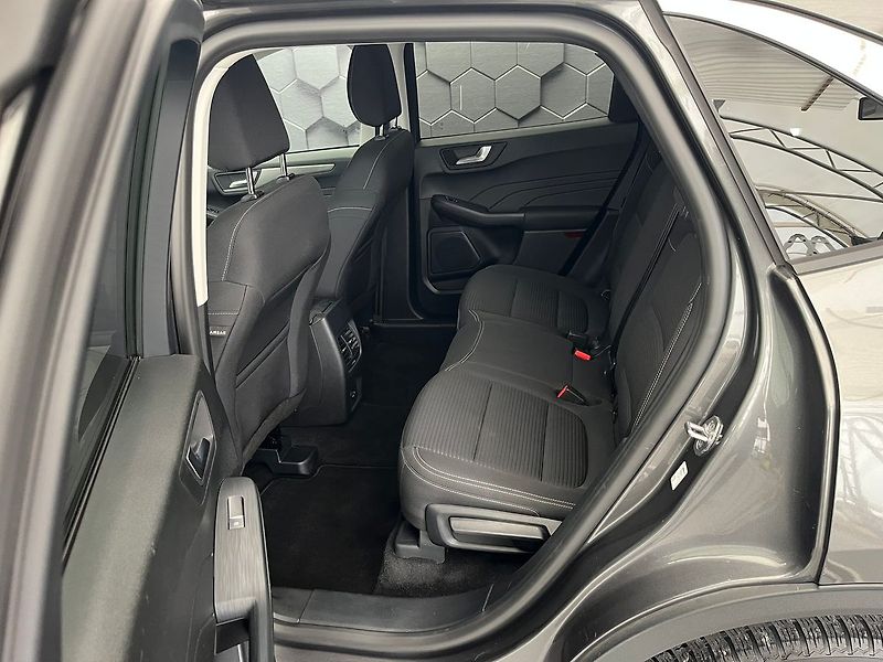 Ford Kuga 2.5 HEV 4x4 TITANIUM ZAMLUVENO - fotka 36 z 63