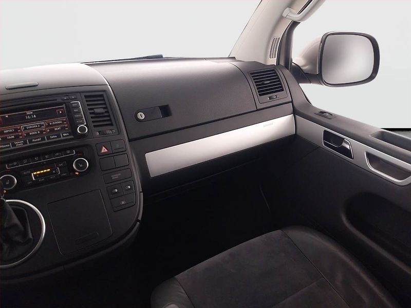 Volkswagen Multivan (2014) Highline 2.0 TDI 4Motion, ČR - fotka 8 z 22